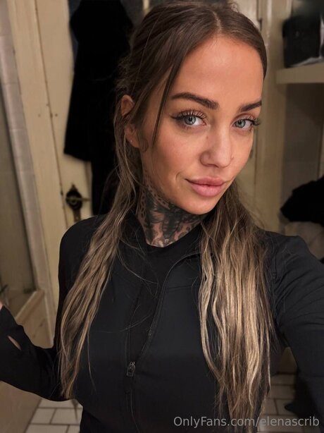 Elenascrib セクシーなスター 写真