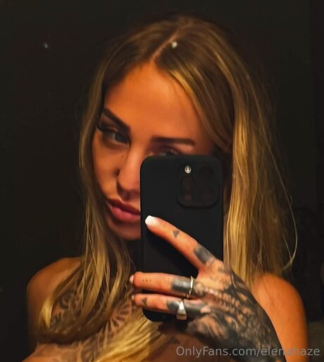 Elenascrib ポルノスター アダルト 画像