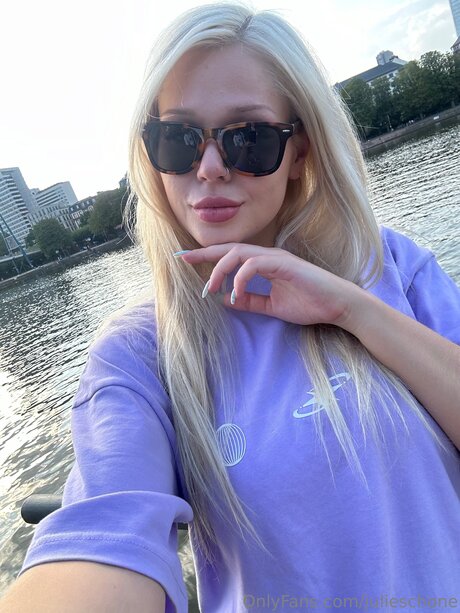 金髪の顔射オンリーファンズ アート裸 写真