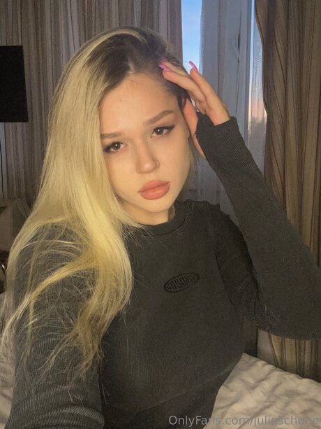 Julieschone 素敵なモデル ギャラリー