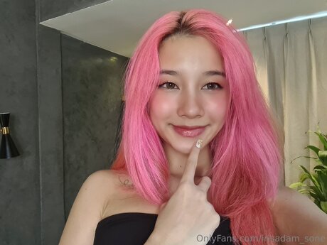 Lrlsadamsone ヌードモデル 写真