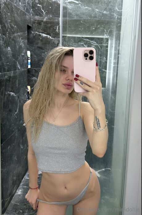 後背位オンリーファンズ ホット裸 写真