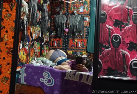 Shugaryxxx ヌードのポルノスター 画像