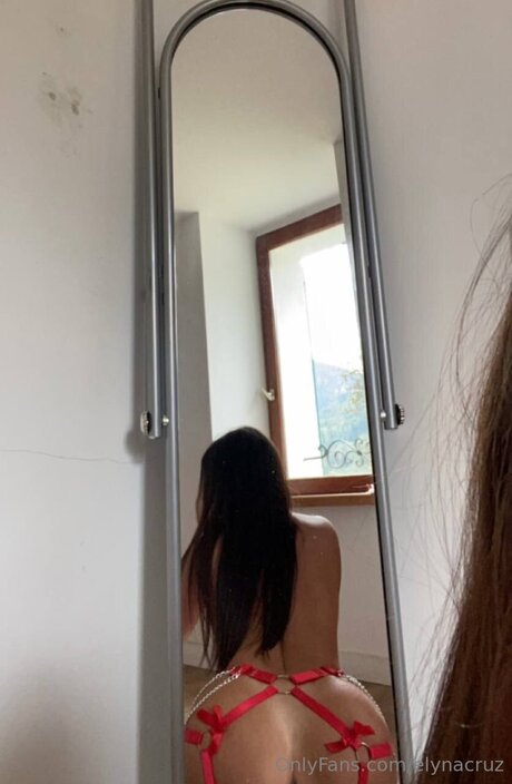 Magalidusud 完璧なポルノスター ギャラリー