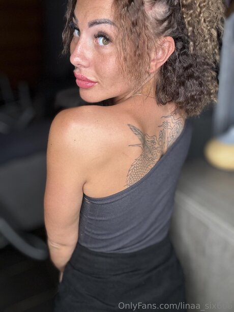 ぽっちゃりブルネットオンリーファンズ えろ 写真