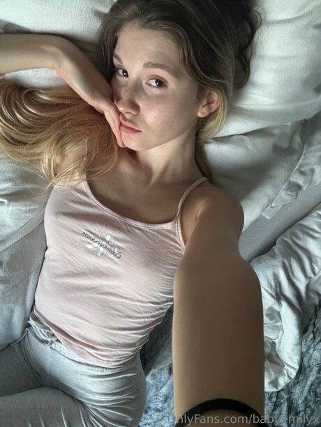 Babyemilyx 限定スター 画像