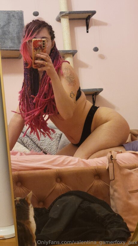 金髪の顔射オンリーファンズ 美しい裸 画像