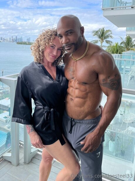 Deesteel33 エロティックモデル 写真