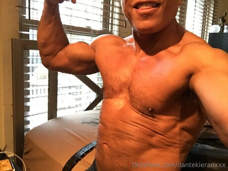Dantekieranxxx 完璧なモデル 写真