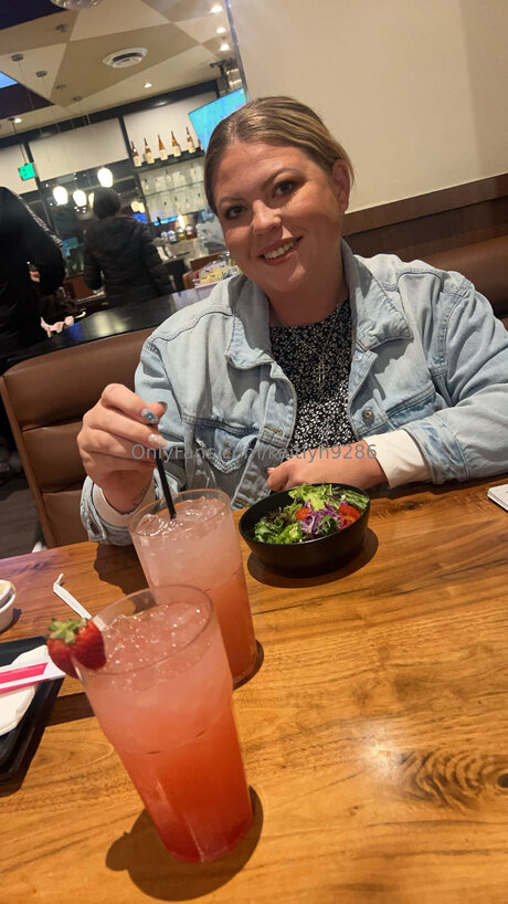 Kaitlyn9286 美しいスター 写真