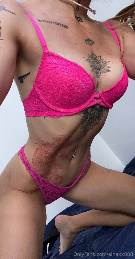 Ainaxx888 セクシーモデル 写真