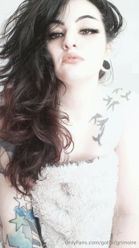 Gothicgrimoire ポルノスター 可愛い ギャラリー
