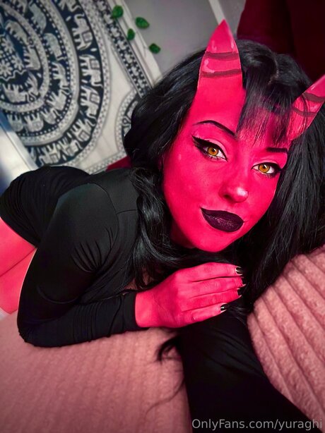 Yuraghi ポルノモデル 画像