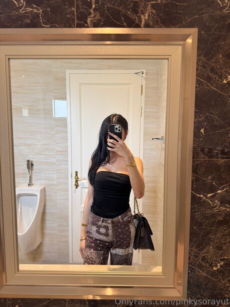 エモな痴女オンリーファンズ 無料アダルト 写真