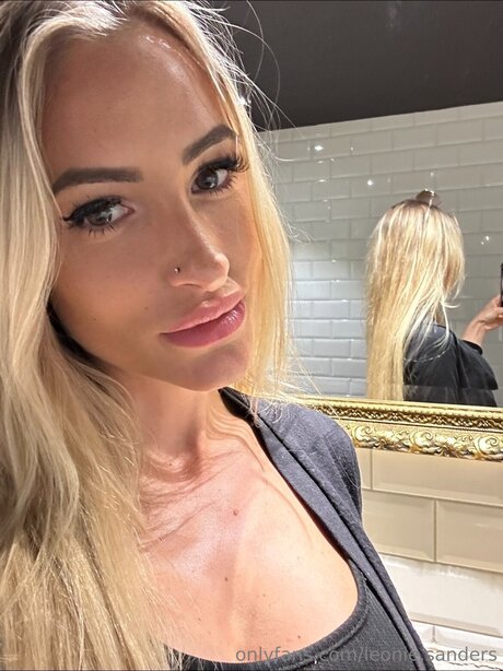 Leonie Sanders 美しいスター ギャラリー