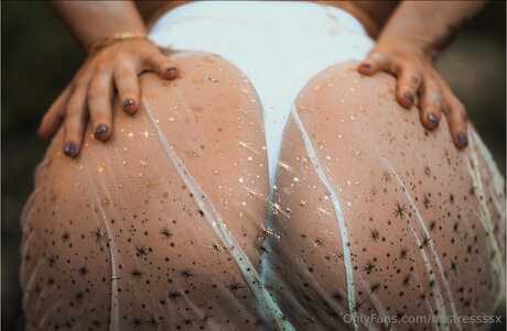 Mistressssx ホットモデル 写真