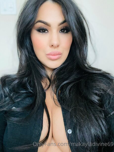 バン・オンリーファンズ ベスト 写真