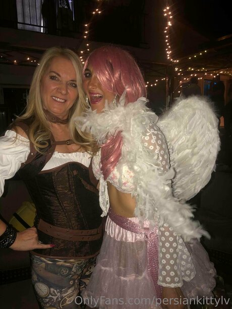 地元のオンリーファンズ ポルノ 画像