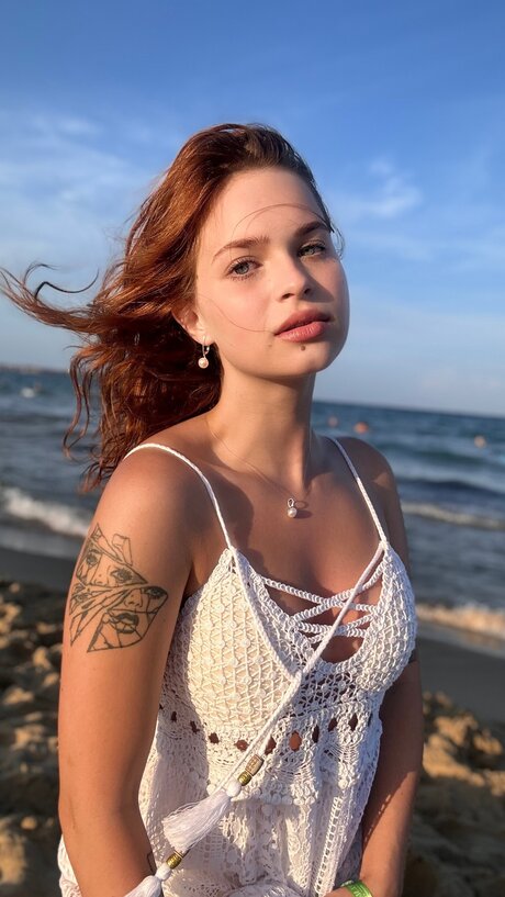 Pineappleri ポルノ女優 画像