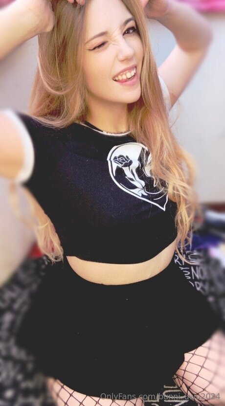 Bunni Uwu2024 素敵なスター 写真