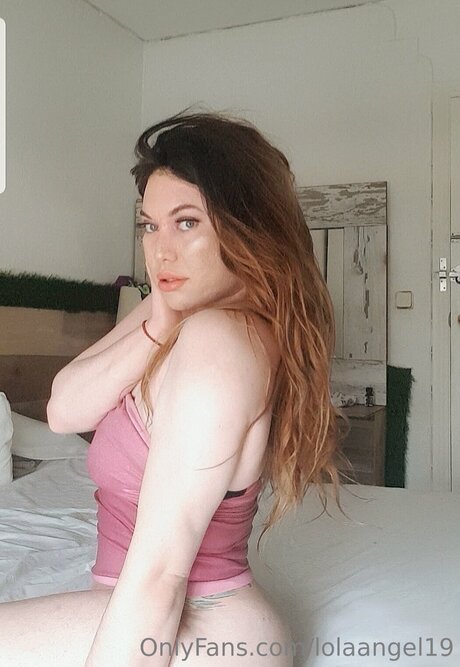 Lolaangel19 ポルノスター パーフェクト 写真