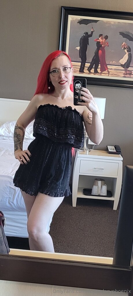 熟女の足オンリーファンズ ホットヌード 写真