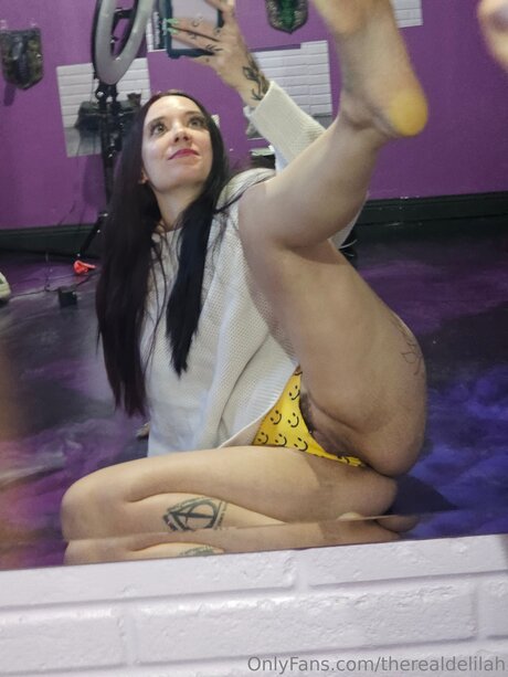 小柄な足オンリーファンズ 無料ポルノ 写真