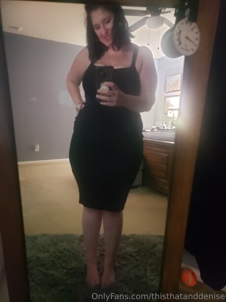 Thisthatanddenise エロティックなモデル 写真