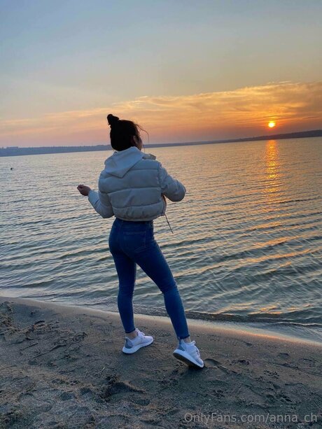 Mavissss エロティックなスター 画像