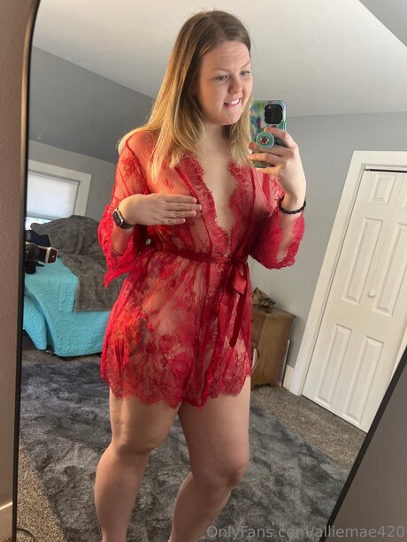 Alliemae420 ポルノスター 写真