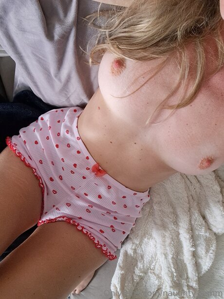 Naughty Jemm セクシーモデル 画像