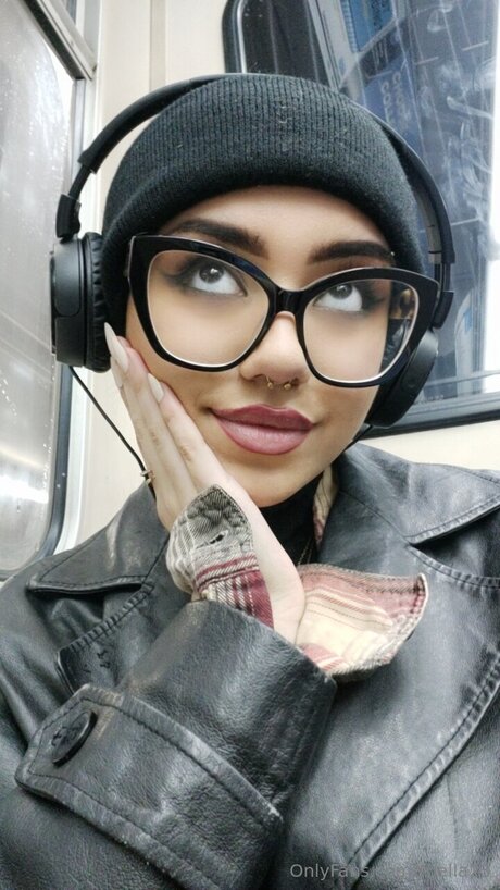 Rbella23 ホットスター 写真