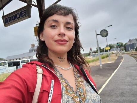 クソ野郎オンリーファンズ ヌード アーカイブ