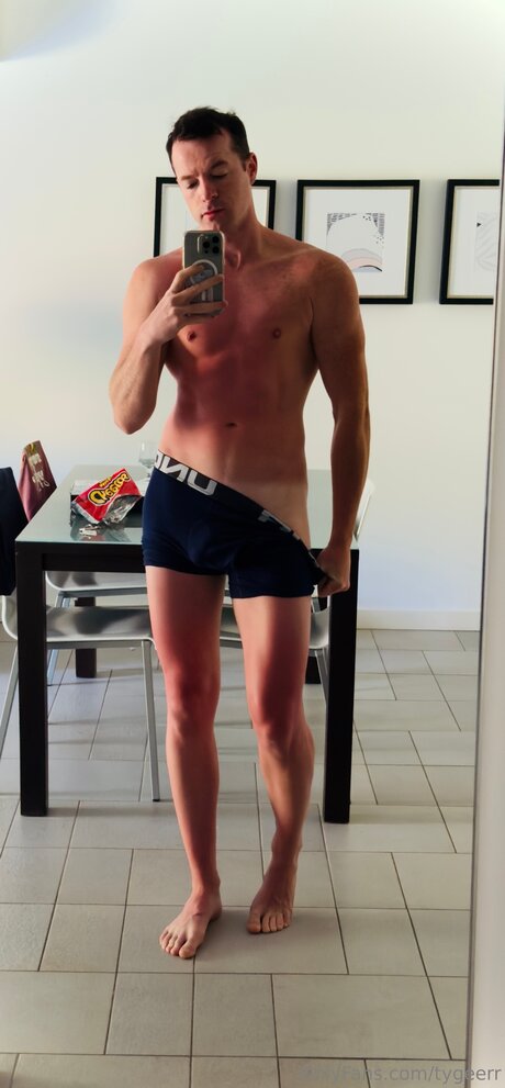 若い熟女オンリーファンズ HD 画像