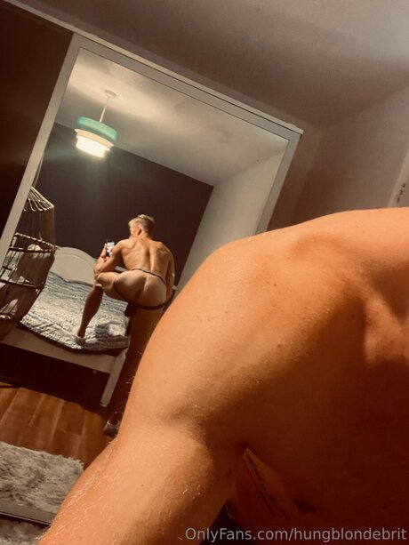 Hungblondebrit ホットモデル 写真