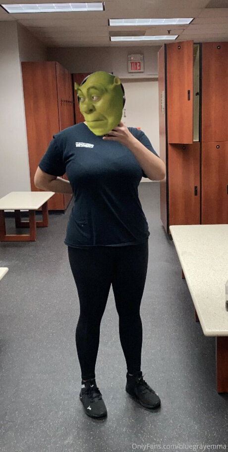 エモな痴女オンリーファンズ ホットヌード 写真