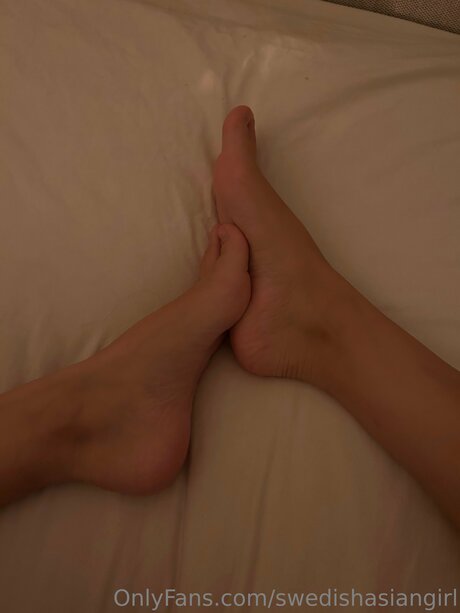 Petite Halfasiangirl エロティック女優 写真