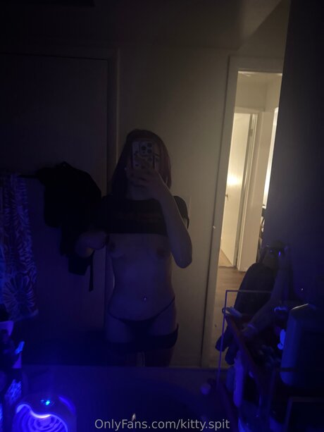 レズビアンマッサージオンリーファンズ セクシー 写真