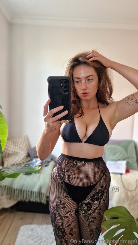 Hotgirlmeg0 高品質モデル 画像