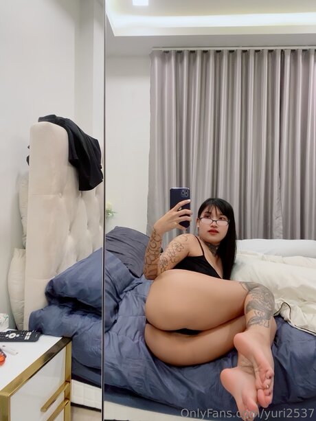 Yuri2537 HDスター 写真