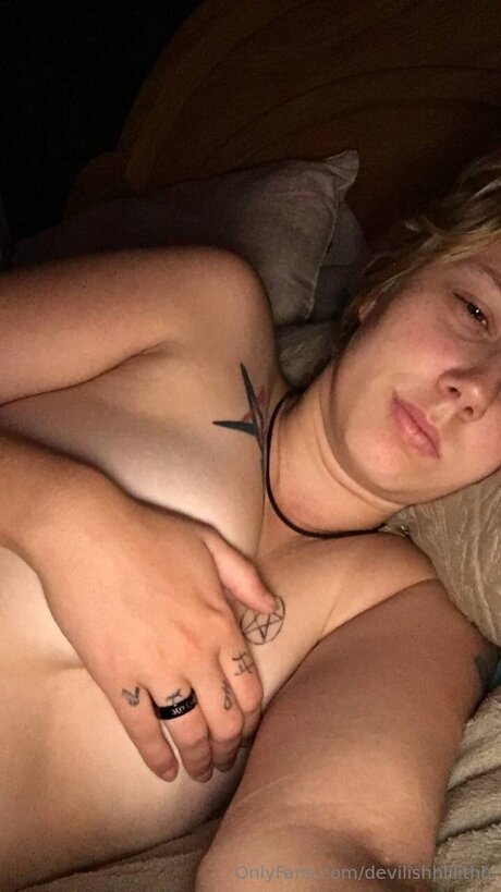 Devilishhlilithh 高品質のスター 写真