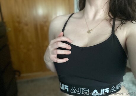 Lovelydemon24 セクシーモデル 画像