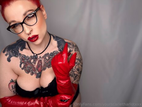 Yourscarletharlotxxx ヌードのポルノスター 写真