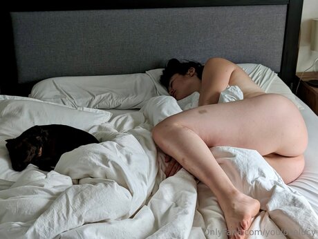 Youlovelucy 高品質モデル 画像