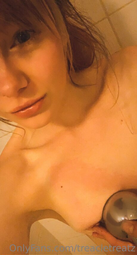 官能的なヨガオンリーファンズ エロチック 写真