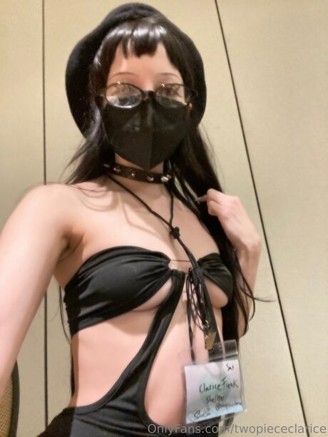 ナースオンリーファンズ ホット裸 画像