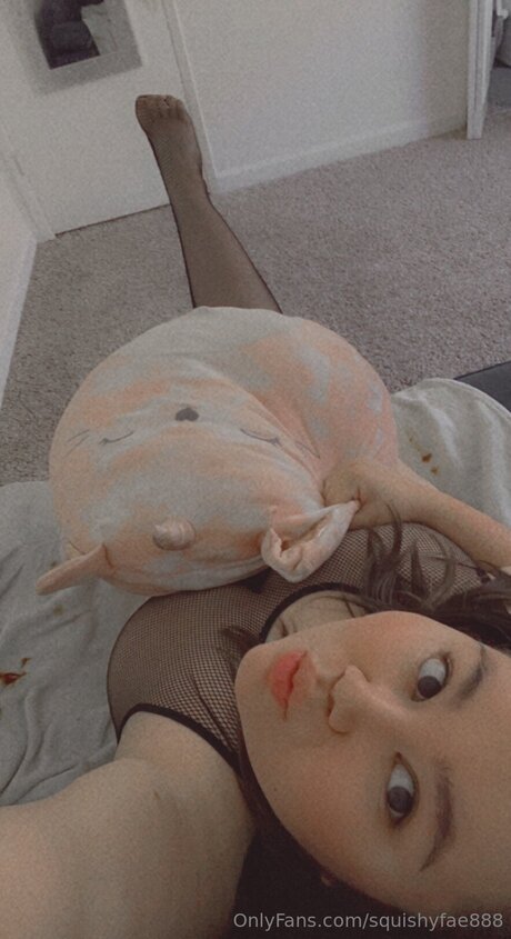 Squishyfae888 裸のモデル 写真