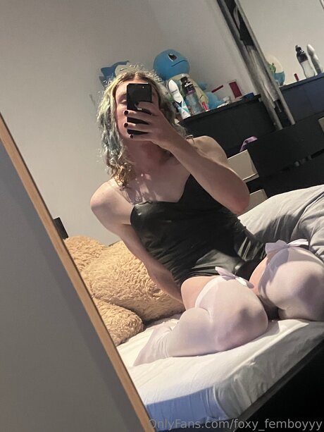 Foxy Femboyyy かわいいスター 画像