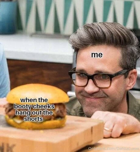 Dahlialuxxx セクシーモデル 写真