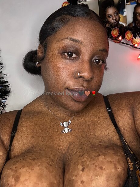 軍事オンリーファンズ パーフェクト 画像